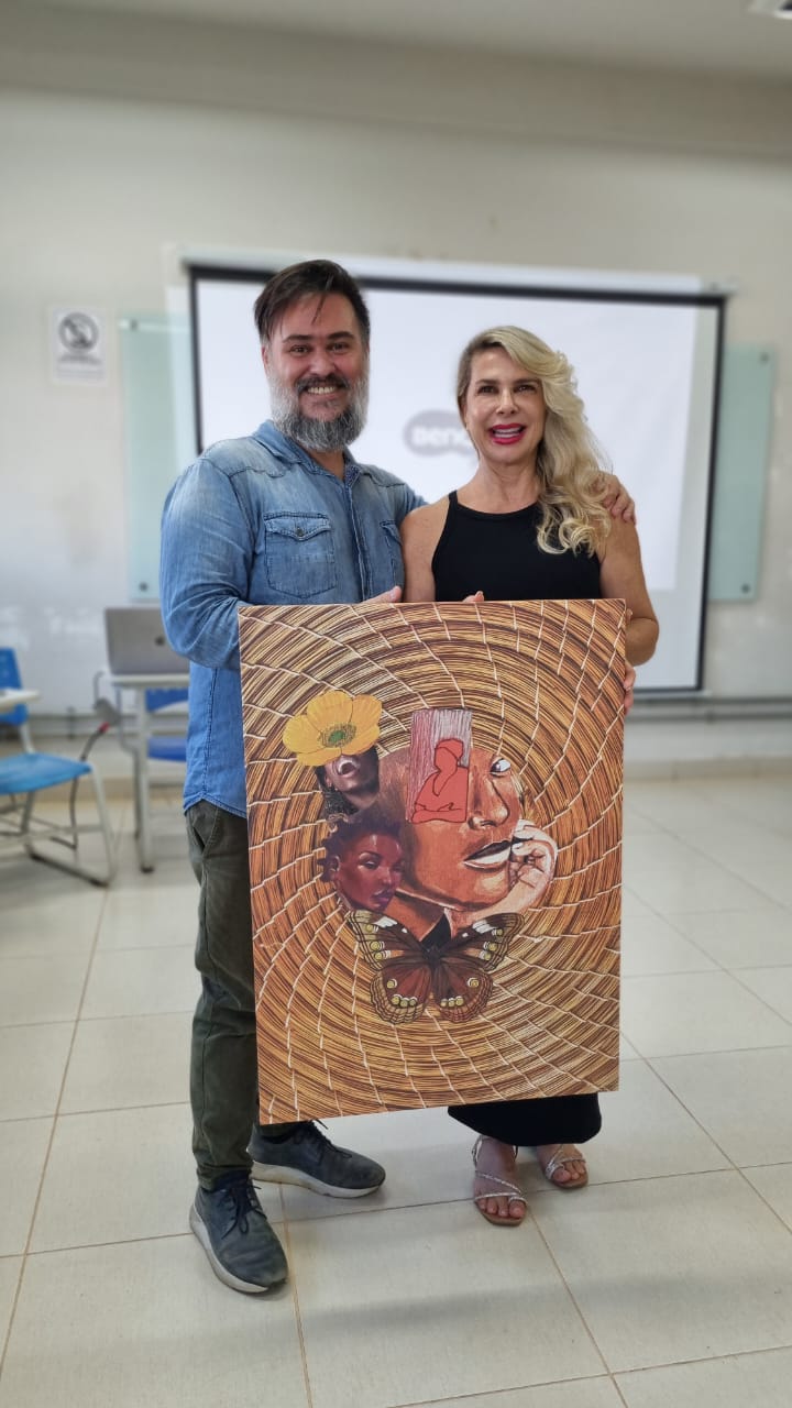 Lemuel Gandara e Lia Testa, em lançamento do volume 3